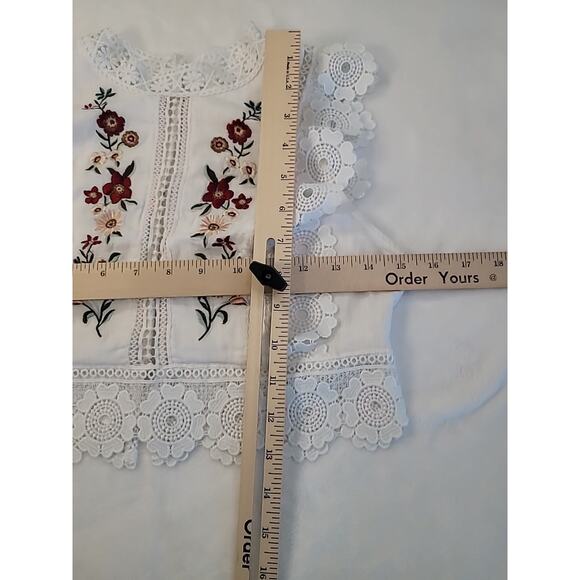 White Embroidered Crochet Crop Top XS Fairy Festival Coquette Dainty Romantic - Picture 4 of 7